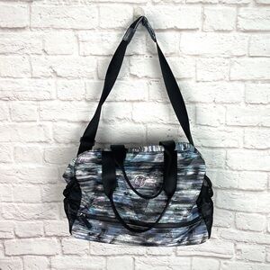 Ivivia by Lululemon Endless Play Gym Dance Duffle Bag